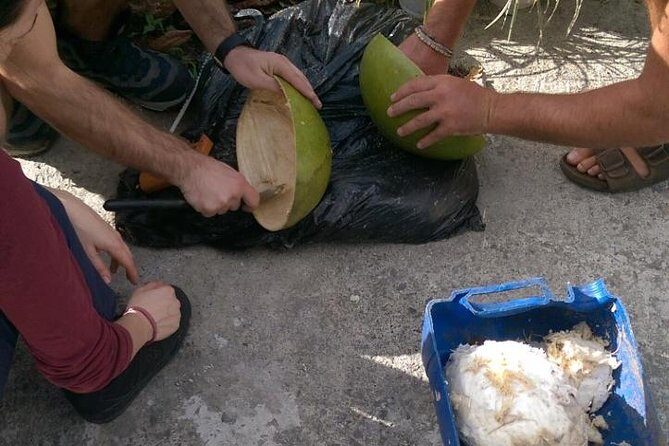 DIY Craft Your Own wooden Bowl : from a calabash fruit! - Why the beach makes the class feel more local