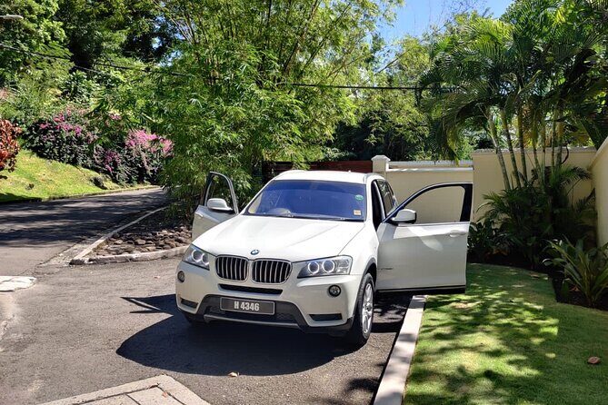 Private Round Trip Airport (UVF) Transfer: Luxury SUV - The Ride Into Castries: Comfort, Views, and Driver Vibes
