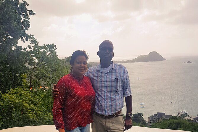 Roundtrip Transfer from UVF Airport to Resorts in Gros Islet (Groups of 4 Plus) - Private and Group-Friendly: What “Groups of 4 Plus” Changes