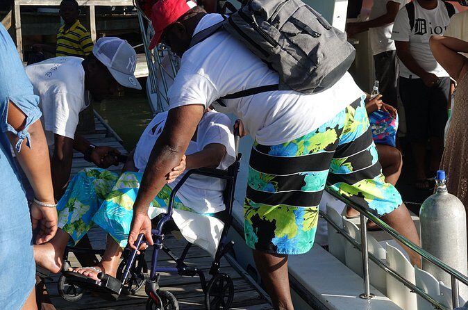 St Lucia Snorkeling Tour with Lunch - The crew vibe: small-group friendliness, plus a couple of real-world considerations
