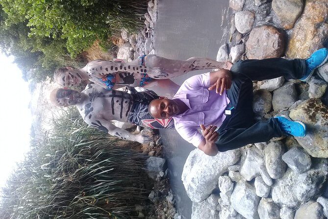 Tet Paul "Stairway to heaven" Tour in St Lucia - Diamond Falls Botanical Gardens: when you want shade and a waterfall break